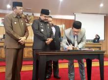 Karimun Akhirnya Sahkan Perda Retribusi