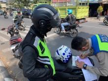 Polisi-polisian Naik Nmax Berstrobo, Pria Ini Ditilang Polisi Beneran