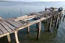 Memprihatinkan, Pelabuhan di Dusun Limbung Ini Menunggu Ambruk