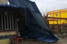Puting Beliung Terjang Karimun, Tiang Listrik dan Rumah Warga Rusak