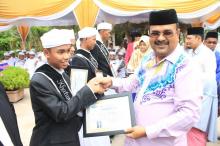 Aunur Rafiq Wisuda Santri Khatam Quran