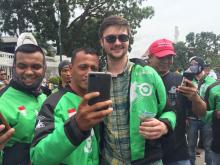 Dua Bule Amerika Bikin Heboh Unjuk Rasa Driver Ojek Online