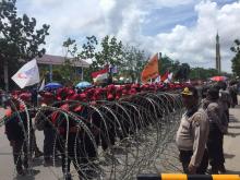 Buruh Batam Demo Kantor Wali Kota Soal UMK