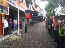 Tim Gabungan Copot Ratusan APK Bandel Para Caleg di Tanjungpinang