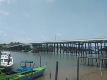 Lebih 10 Tiang Penyangga Jembatan II Dompak Bolong dan Keropos