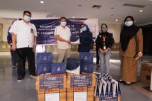 Perusahaan Kosmetik Sumbang 500 Botol Hand Sanitizer Lewat Pemko Batam