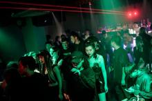 Warga Dunia Pusing Corona, Warga Wuhan Malah Sudah Bebas Clubbing