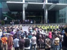 Demo Warga Batam: 10 Tahun Layanan Air Bersih ATB Bermasalah!
