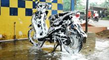 Ingat, 4 Hal Ini Tak Boleh Dilakukan Saat Cuci Sepeda Motor