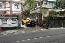 Jip Mewah Diduga Selundupan Parkir di Garasi Rumah Pengusaha Akim