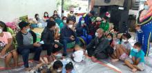Amsakar Sambangi dan Salurkan Bantuan untuk Korban Banjir di Batuaji