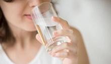 Terapi Pengobatan Asam Urat dengan Air Putih