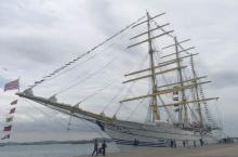 Sejak Merapat di Batam, KRI Bima Suci Selalu Dipadati Warga