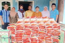 Aksi Solidaritas, Keluarga Besar Alm Bujang Senempek Bagikan 170 Karung Beras