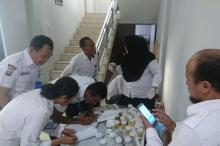 Seluruh Pegawai BNNK Tanjungpinang Tes Urine