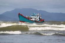 Cuaca Ekstrem, Kapal Antar Pulau di Karimun Tunda Keberangkatan