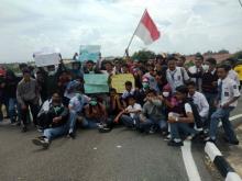 Pelajar Tanjungpinang Ikut Aksi di DPRD Kepri: Kami Datang Kakak!