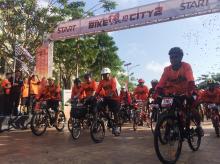 Ribuan Pesepeda Ramaikan Orchard Parks Bike in The City