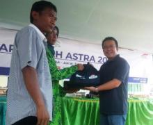 Bazar Murah Ramadan Astra: Warga Tebus Paket Sembako Separuh Harga