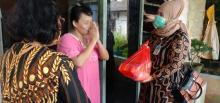 Para Guru SDN 004 Toapaya Bantu Puluhan Anak Didik yang Jadi Korban Banjir