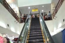 Meluncur Tiba-tiba, Pengguna Eskalator DC Mall Berjatuhan