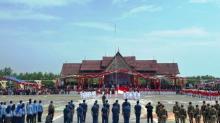 Ramai Warga Saksikan Peringatan Kemerdekaan di Coastal Area