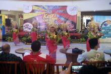 Berhadiah Mobil, Kadis Pariwisata Guntur Sakti Resmi Buka Kepri Gemstone 2015 