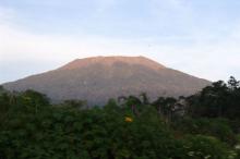 Gunung Merapi Sumatera Barat Meletus Dua Kali