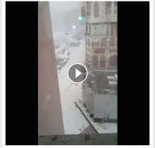 [VIDEO] Dahsyatnya Badai di Mekkah, Jemaah Haji Pun Terlempar