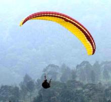 Atlet Paralayang Terjatuh Hingga Tewas di Malang