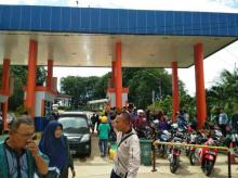 Oknum Petugas Pelabuhan Roro Punggur Curang?