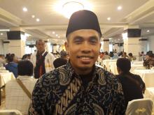 Diperintah Pemilik Lahan, Caleg Gerindra Cabuti Baliho Caleg Partai Lain