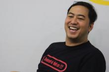 Pandji Pragiwaksono Siapkan Film Baru Bareng Reza Rahadian