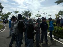Ingin Gabung Demo di DPRD Kepri, Rombongan Putih Abu-abu Dihalau Polisi