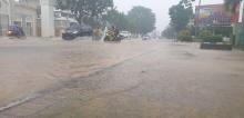 Duh, Jalan Protokol di Batam Tergenang Air Saat Hujan Deras