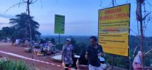 Ketika Warga Cuek Imbauan Bermasker di Keramaian Sore Bukit Kemuning