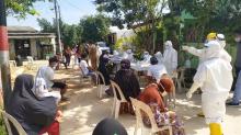 Warga Taman Raya Tahap V Jalani Rapid Test Usai Marbot Masjid Terpapar Corona 