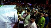 Bupati Karimun Melepas 45 Kendaraan Hias Untuk Pawai Takbir 