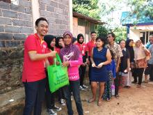 Bantuan Sembako untuk Kampung Alfamart Batam