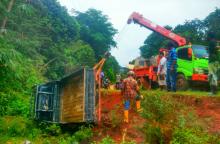 Lupa Rem Tangan, Satu Unit Pick Up Terguling