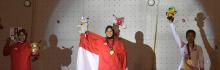 Aries Susanti Rebut Emas Panjat Tebing