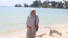 Maya Kagum Keindahan Pulau Lingga