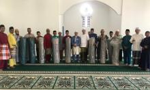 Pemkab Serahkan 100 Gulung Sajadah untuk 13 Masjid dan Surau di Lingga