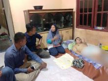 Cerita Pemuda Karimun Terbaring Lumpuh Usai Terjatuh saat Main Bola