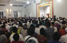 Tausiah Ustaz Abdul Somad di Masjid Al Azhar, Jamaah Meluber Hingga ke Jalan