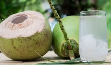 Tiga Manfaat Air Kelapa Bagi Tubuh, Bantu Kendalikan Kadar Gula Darah