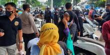 Massa Simpatisan Rizieq di PN Jaktim, Ada yang Reaktif Covid-19