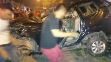 Pemotor Terkena Serpihan Kecelakaan Avanza 