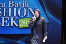 Gaya Busana Marlin dan Upaya Promosikan Perajin serta Desainer Batam
