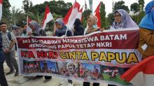 Aksi Massa Mahasiswa Batam Tolak Referendum Papua